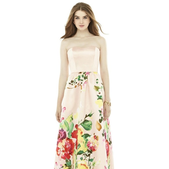 Alfred sung floor length ball gown worn twice - Picture 12 of 12